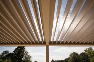 zonwering met aluminium lamellen